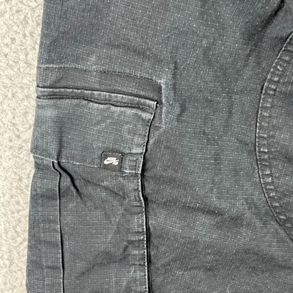 Nike SB Skateboarding‎ Cargo Pants Men's Black SZ 30x28 M CV4699-010